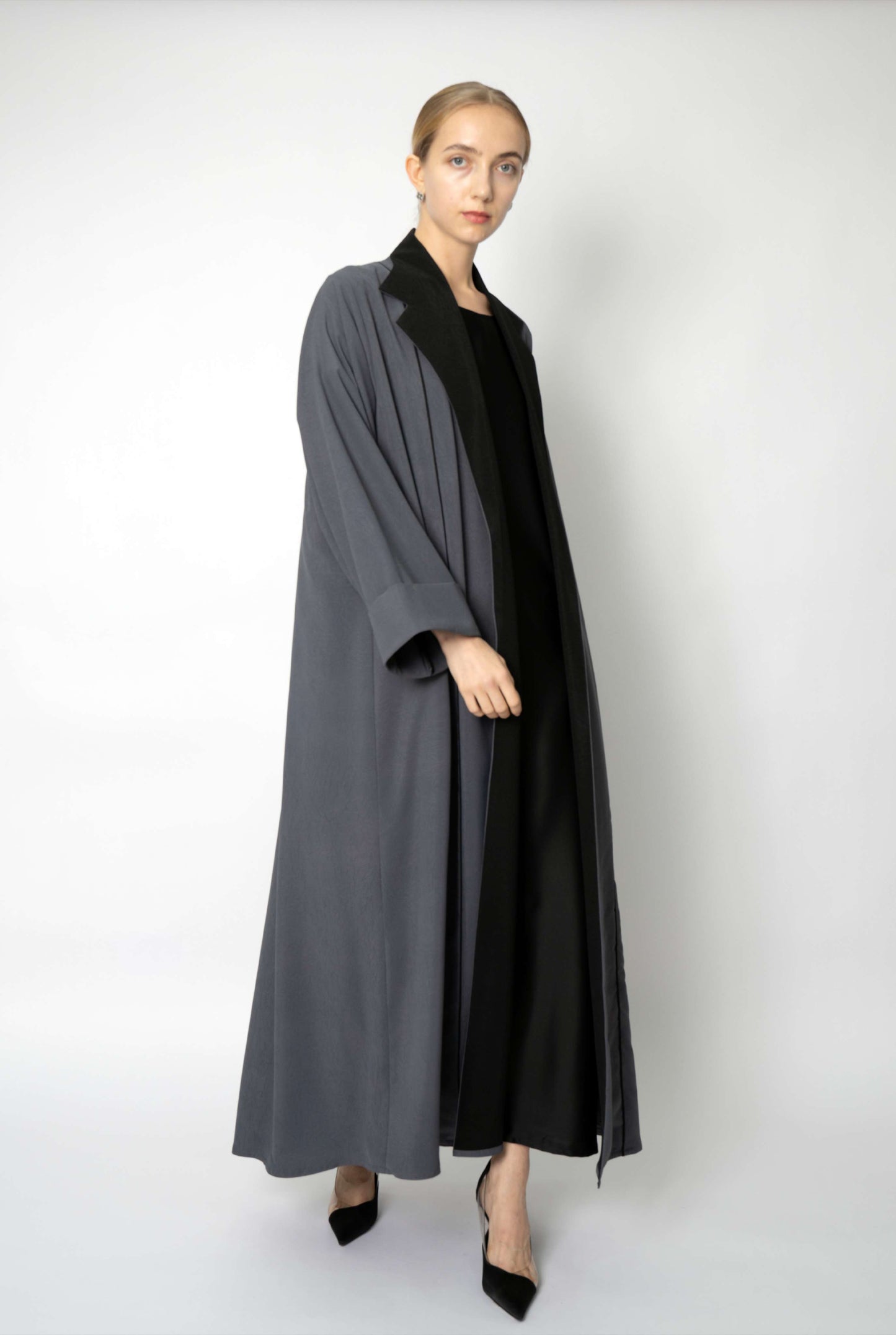 Aesthetic Collar Abaya in Elegant Colors