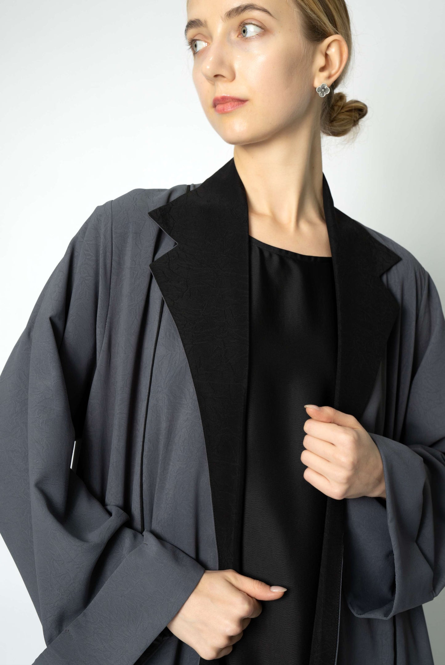 Aesthetic Collar Abaya in Elegant Colors