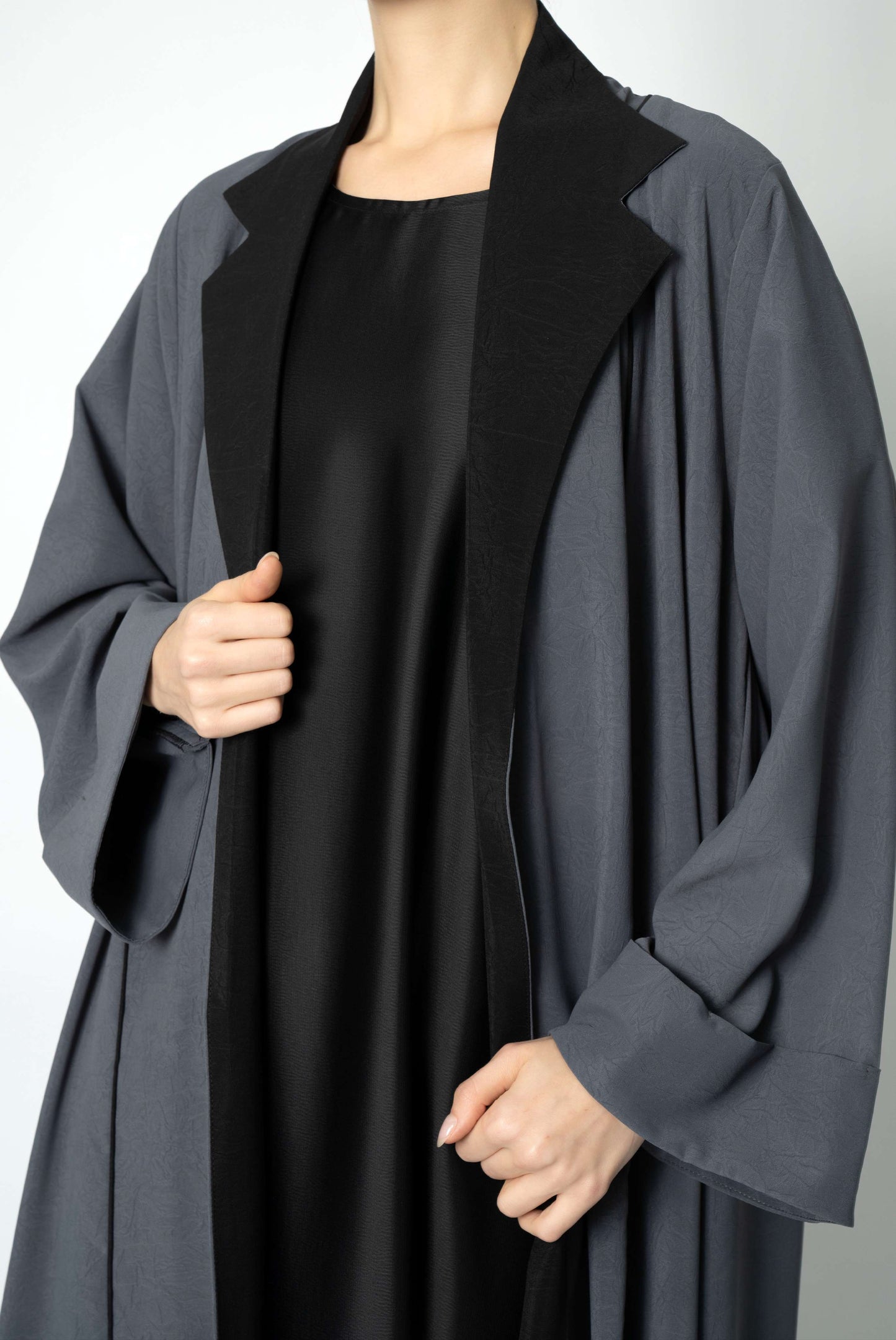 Aesthetic Collar Abaya in Elegant Colors